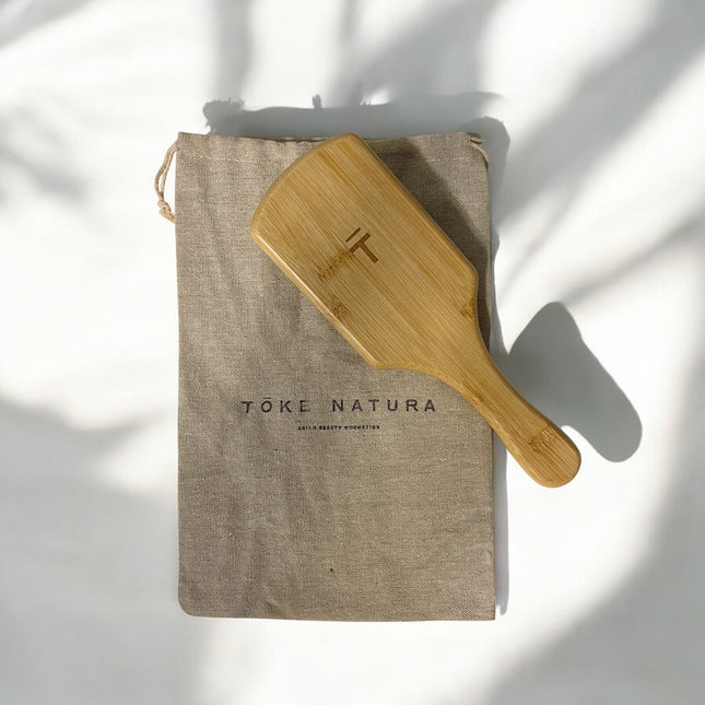 Bamboo hair brush with cotton bag