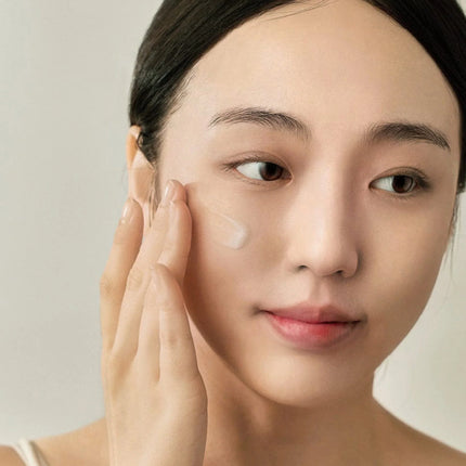 Light On Serum : Centella + Vitamin C