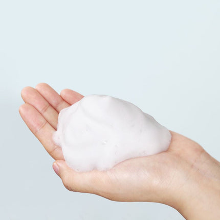 Espuma de limpeza rica e úmida